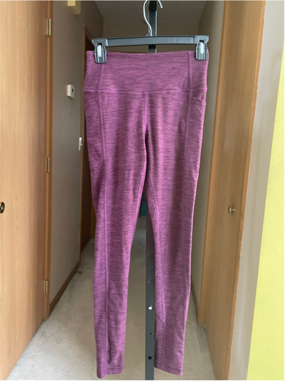 Women's Victoria's Secret Leggings Size 4 Purple